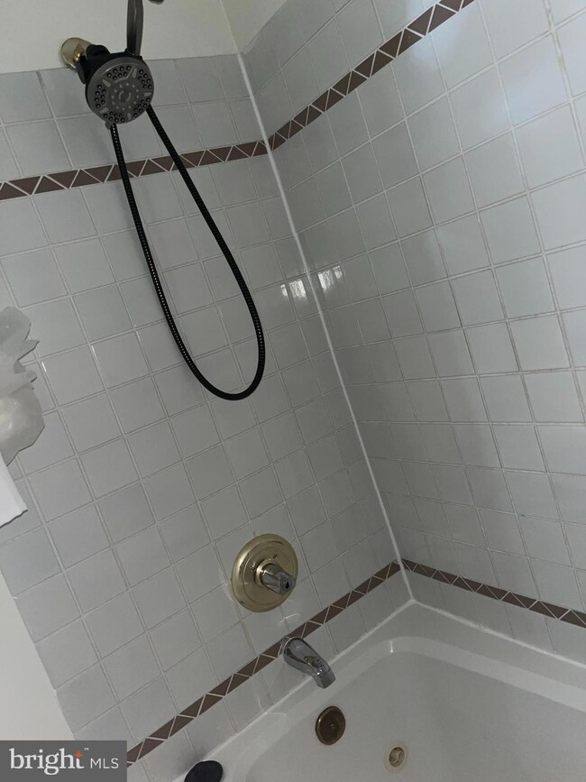 610 Madison St unit 204, Alexandria, VA 22314 - photo 3