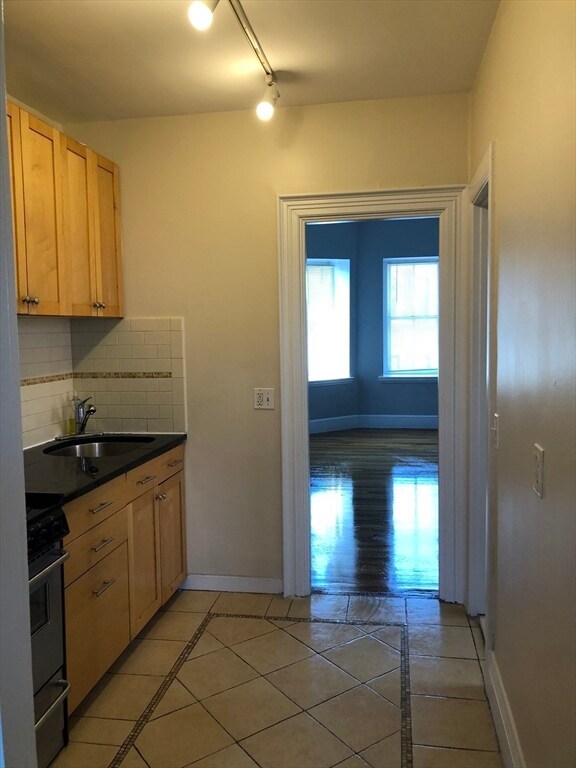 3 Gloucester St unit 9, Boston, MA 02115 - photo 5