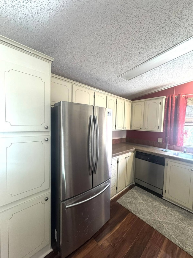 519 Lake Cir, Plant City, FL 33565 - photo 5