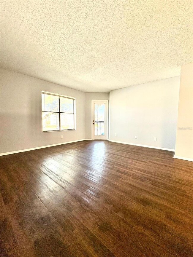 2102 Cascades Blvd unit 205, Kissimmee, FL 34741 - photo 2