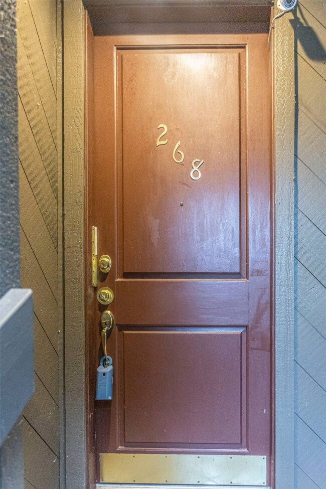 268 Litchfield Ln, Houston, TX 77024 - photo 4