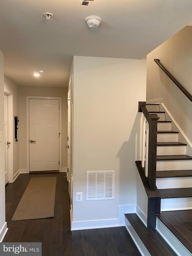 8003 Spring Arbor Dr, Laurel, MD 20707 - photo 3