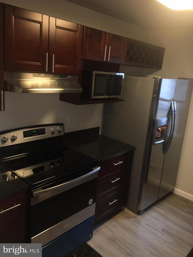 28 Daimler Dr unit 68, Capitol Heights, MD 20743 - photo 3