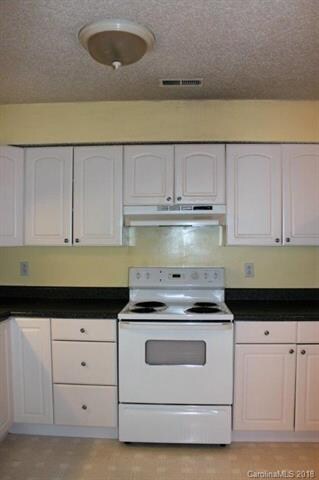 1031 Churchill Downs Ct, Charlotte, NC 28211 - photo 4