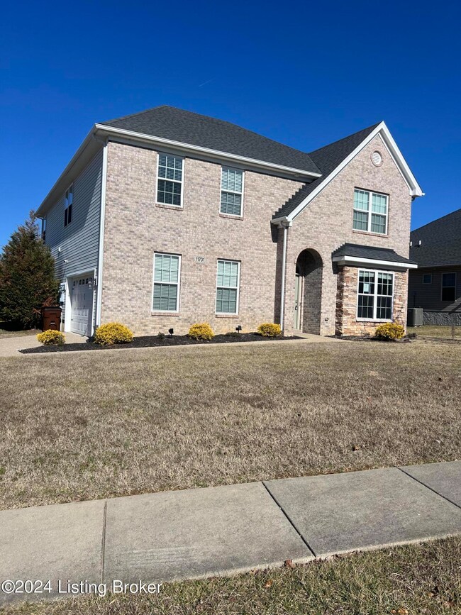 11701 English Meadow Dr, Louisville, KY 40229 - photo 2
