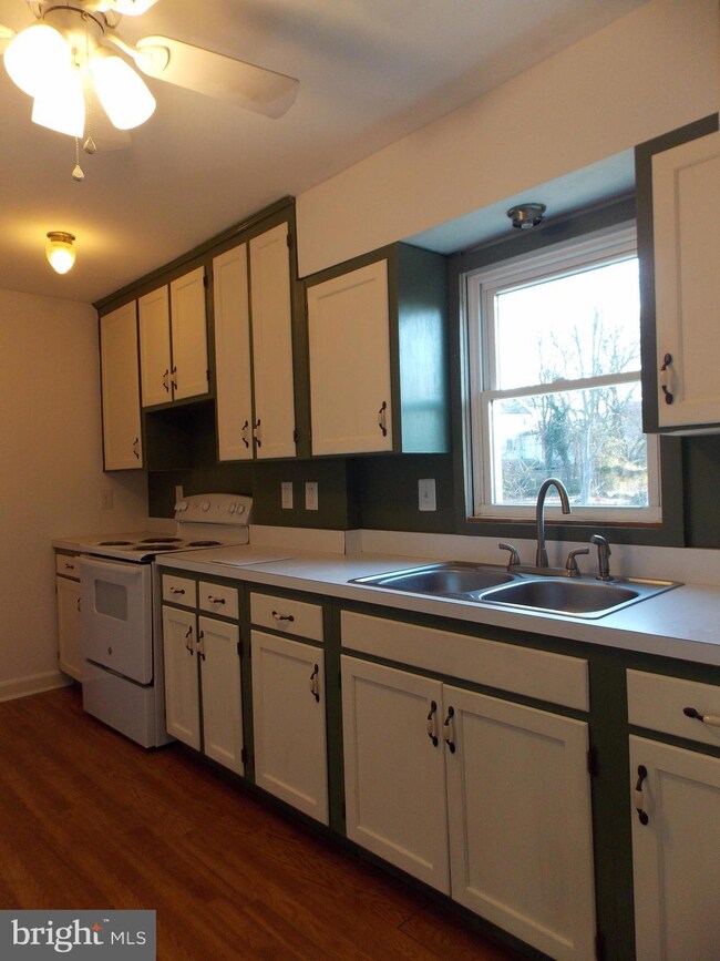 21724 Suwanne Place, Lexington Park, MD 20653 - photo 3