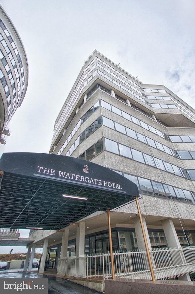 Watergate East Residences unit 910-N, Washington, DC 20037 - photo 5