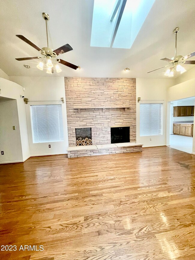 33A0DEAF-C1D3-4D65-A318-3C3D27431DF1