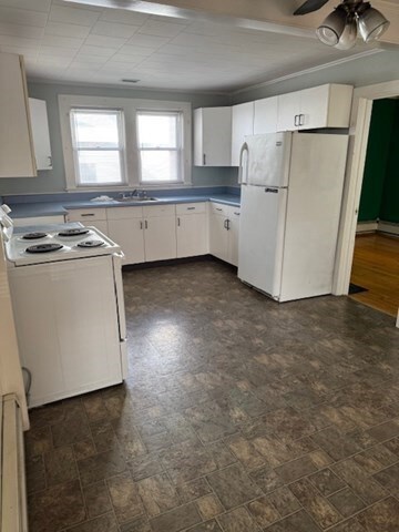 89 Mammoth Rd, Lowell, MA 01854 - photo 6