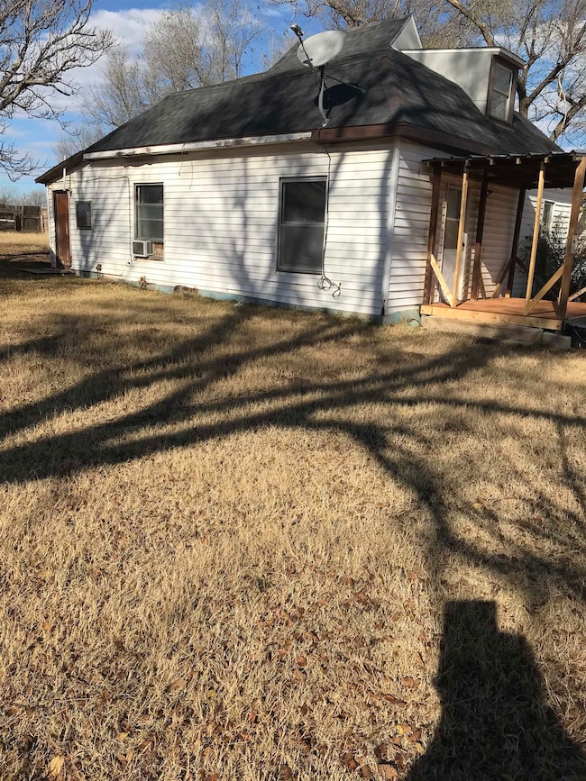 1023 Lawson Ave, Beaver, OK 73932 - photo 2