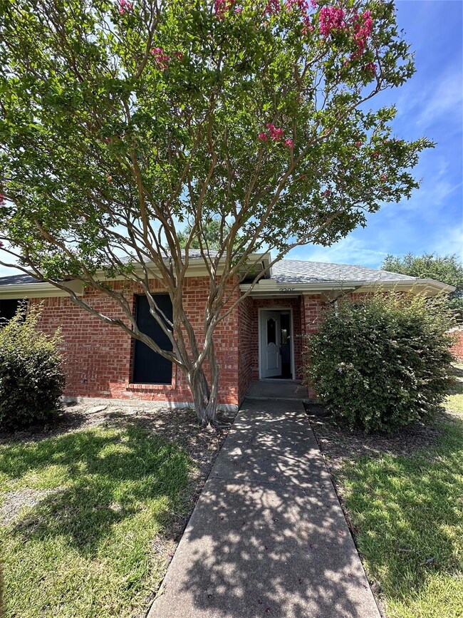 View of front of home with a front lawn