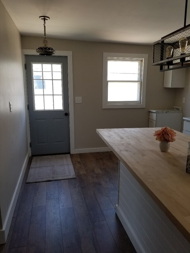 407 S Jackson St, Auburn, IN 46706 - photo 4