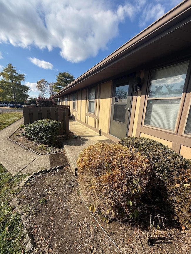 1718 Sunapple Way, Columbus, OH 43232 - photo 2