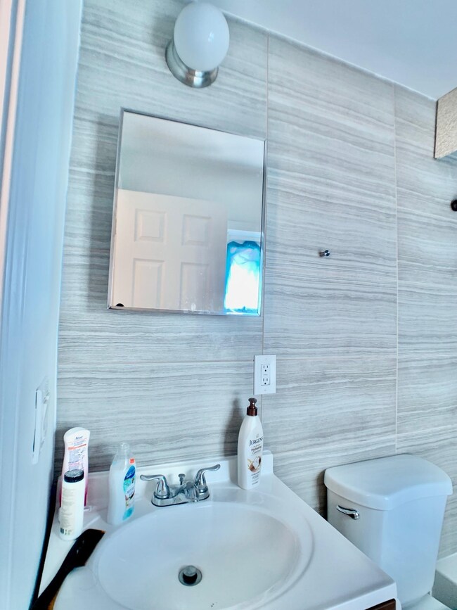 195 Webster Ave unit 2, Jersey City, NJ 07307 - photo 5