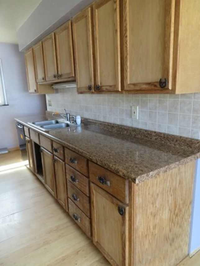 2405 Bellaire Dr unit Jim Bridger, Casper, WY 82604 - photo 4