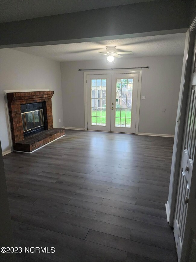 212 Bracken Place, Jacksonville, NC 28540 - photo 2