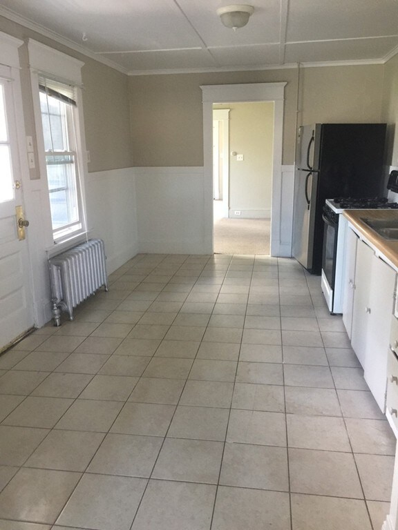 77 Elm St unit 1R, Chicopee, MA 01013 - photo 2