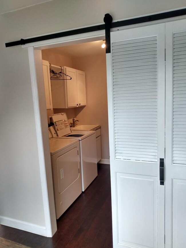 1606 Gingercreek Ct unit 152, Sycamore, IL 60178 - photo 4