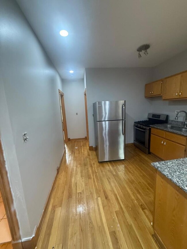 1756 W 35th St unit 2R, Chicago, IL 60609 - photo 6