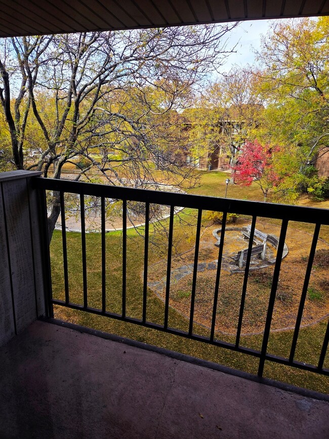 150 E Fountainview Ln unit 3B, Lombard, IL 60148 - photo 6