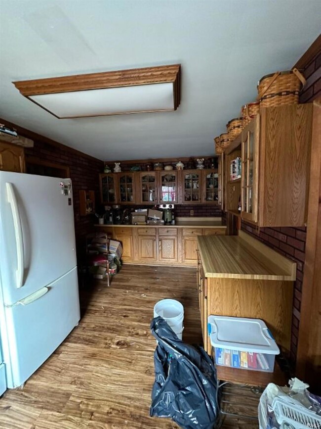 910 A St SE, Linton, IN 47441 - photo 5