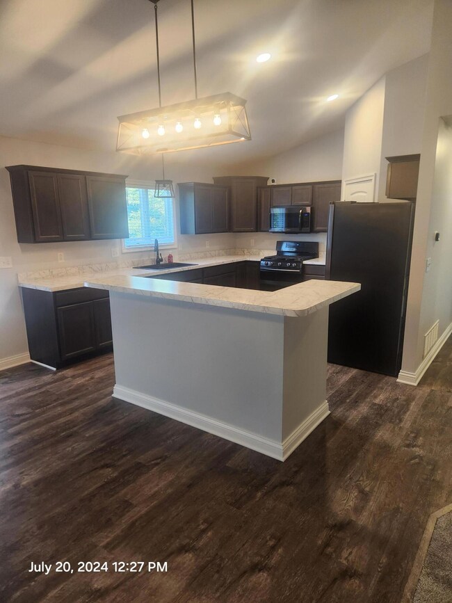 796 Edgehill Dr, Logan, OH 43138 - photo 7