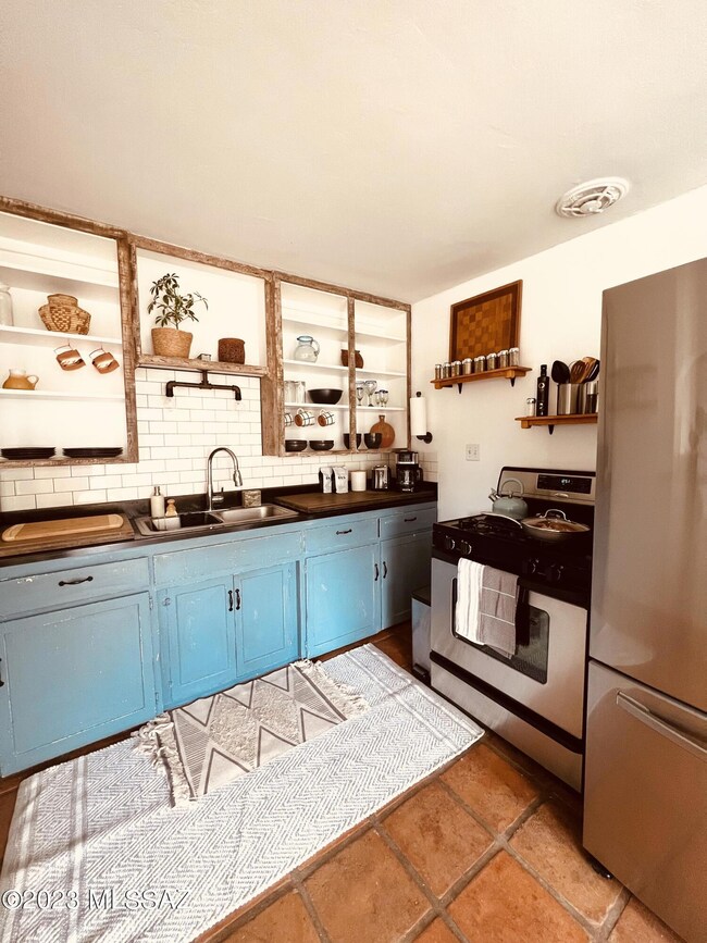 3408 Kitchen 1