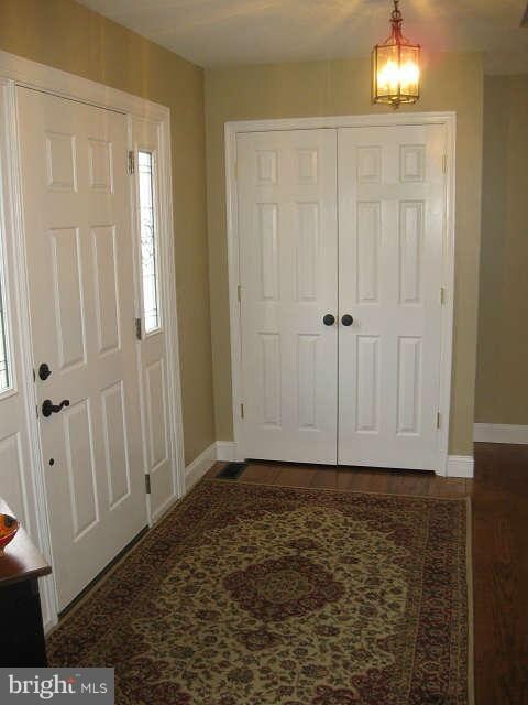 305 Neale Ct, Sykesville, MD 21784 - photo 4