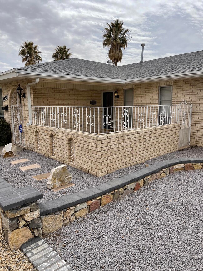 10632 Janway Dr, El Paso, TX 79935 - photo 2