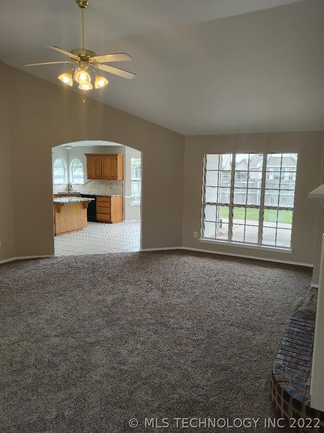 8446 S 111th Ave E, Tulsa, OK 74133 - photo 2