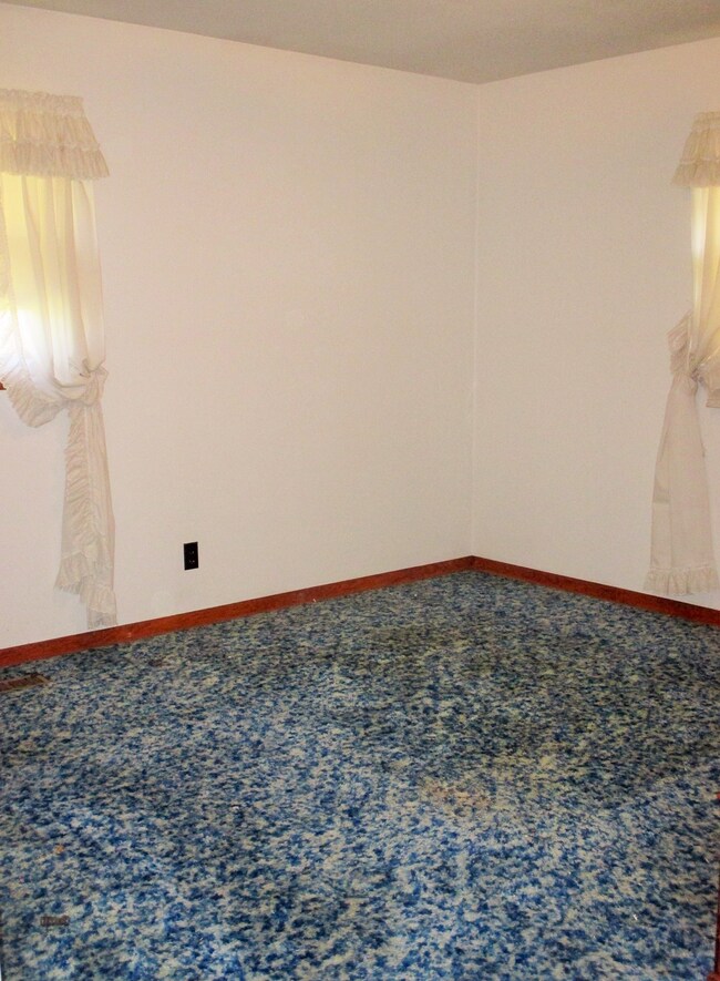 305 Walker St, Manchester, TN 37355 - photo 5