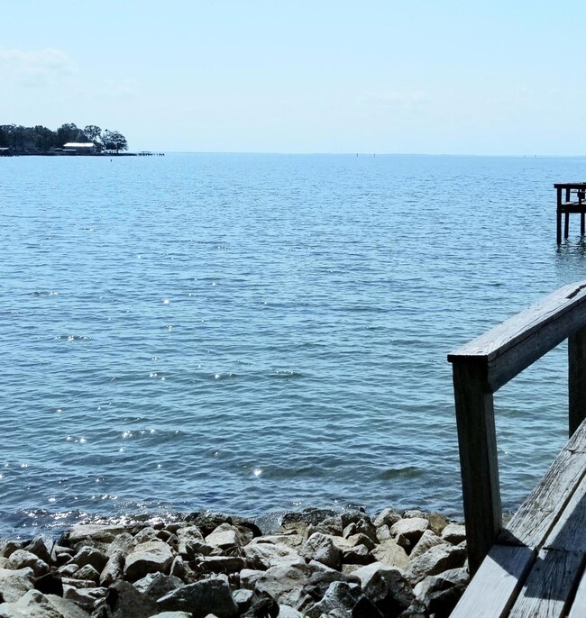 Lakeand Peir