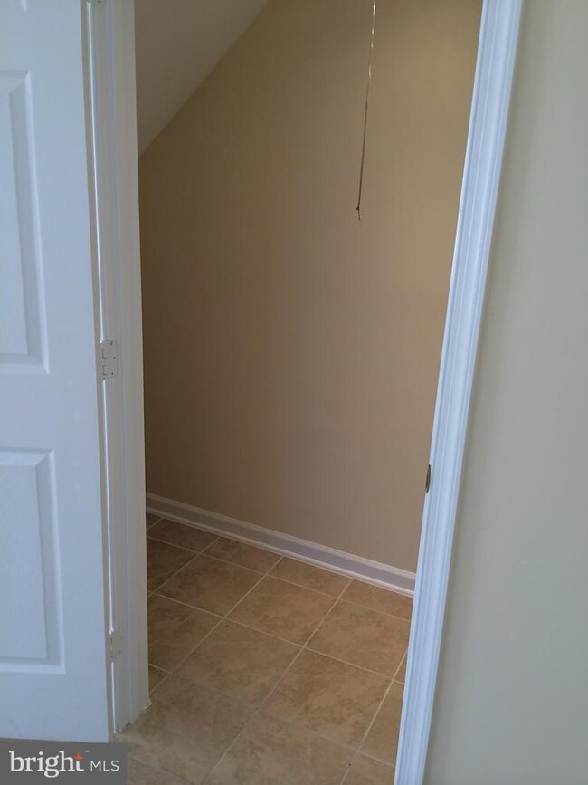 8581 Pioneer Dr, Severn, MD 21144 - photo 4