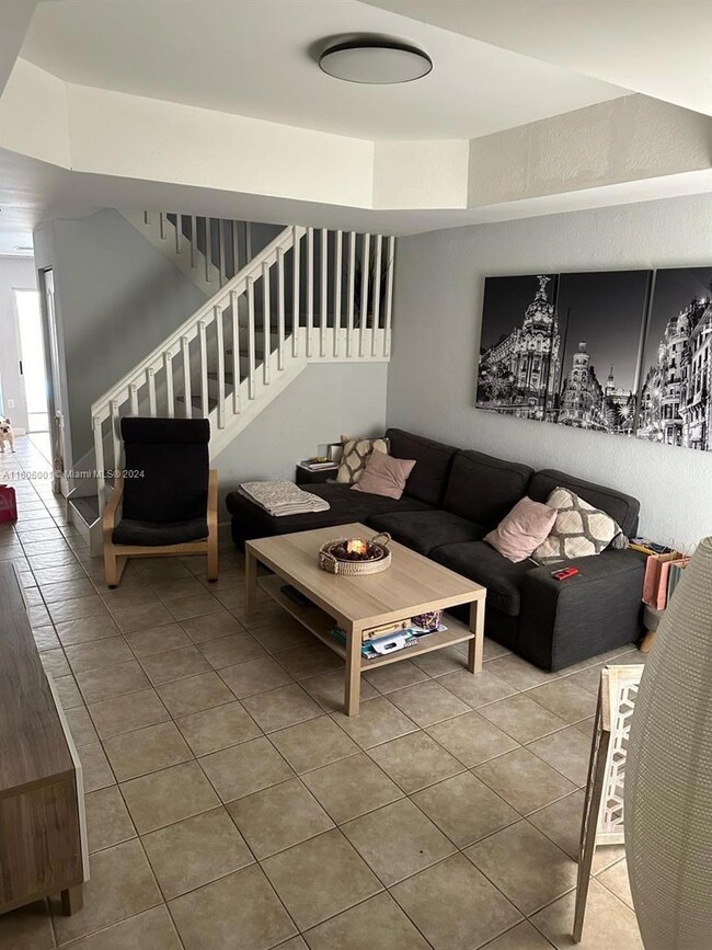 5142 NW 114th Ct, Doral, FL 33178 - photo 2