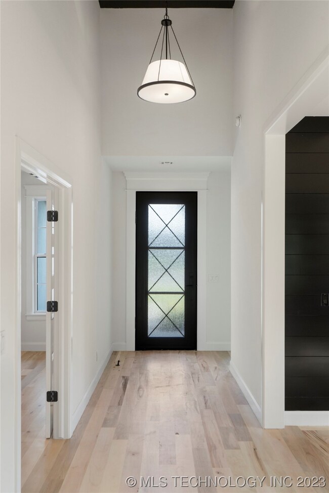 Two-story entry foyer