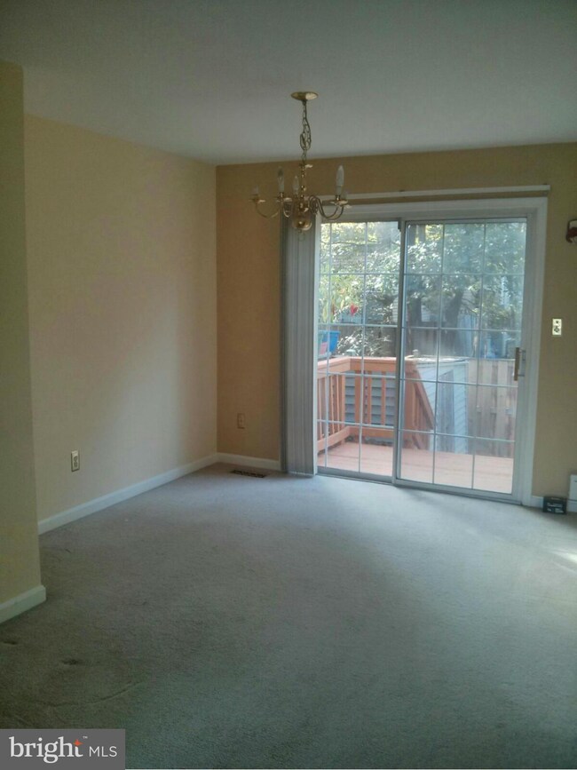 10847 Campaign Ct, Manassas, VA 20109 - photo 3