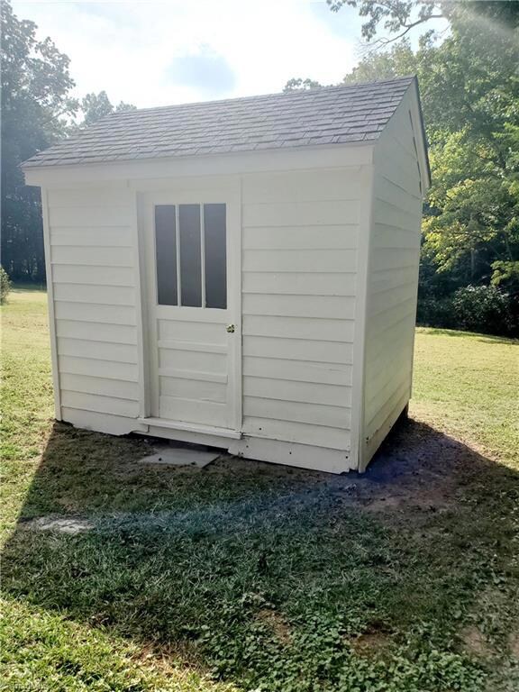 322 Lambert Dr, Asheboro, NC 27205 - photo 5