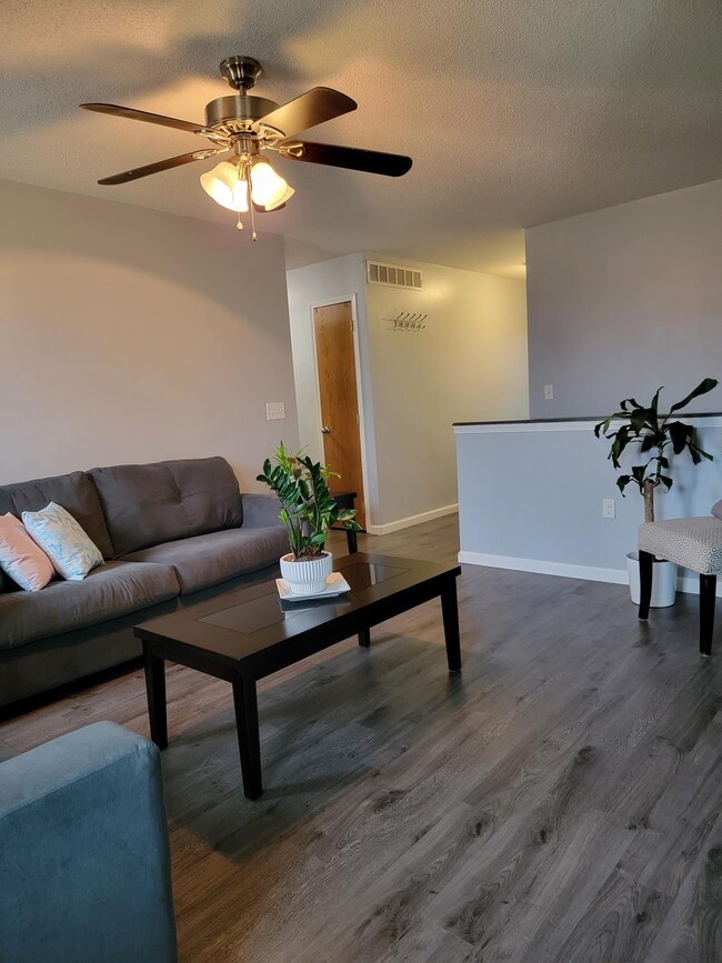 524 S Longbranch Dr, Maize, KS 67101 - photo 5