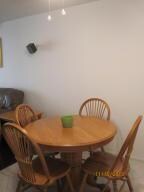 Breakfast bar- extra seating