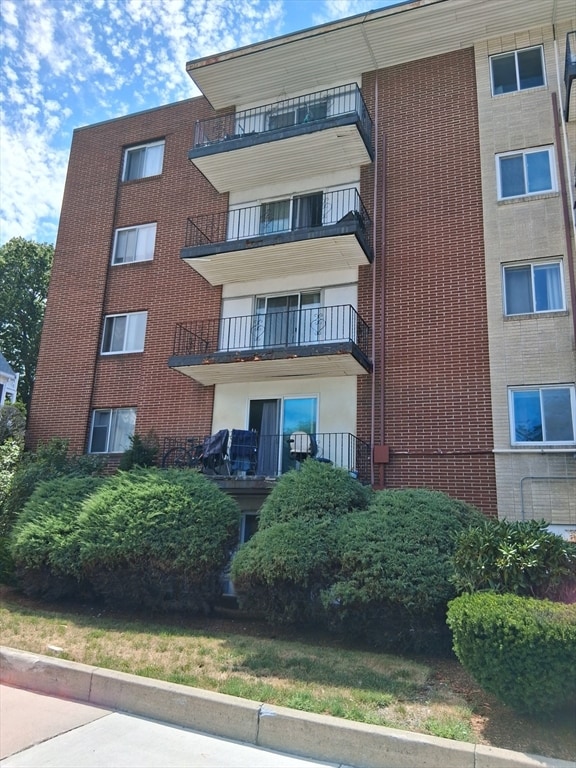 80 Main St unit 9, Malden, MA 02148 - photo 2