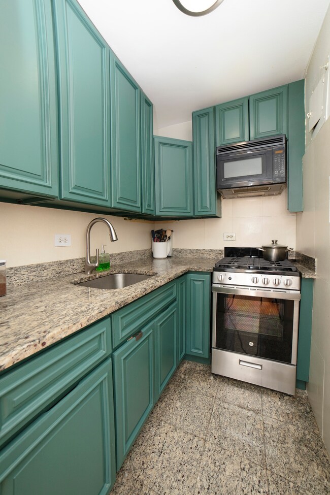 Wedgwood House unit 5-A, New York, NY 10003 - photo 7