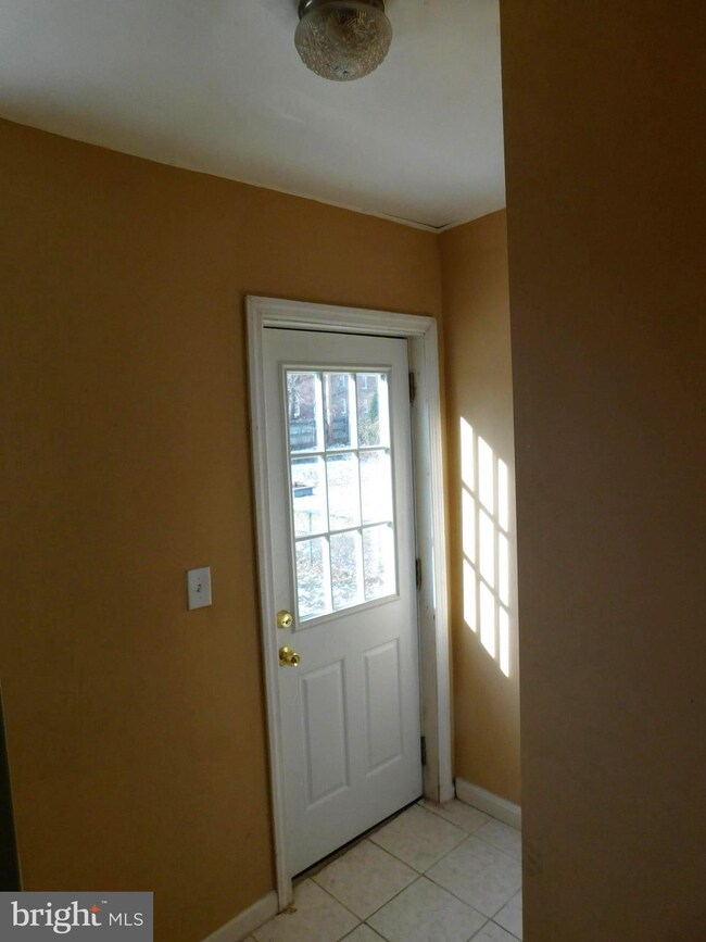 2709 Fleetwood Ave, Baltimore, MD 21214 - photo 7