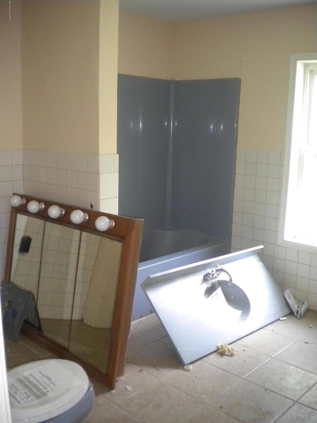 2112 Campfire Ln, Gouldsboro, PA 18424 - photo 5