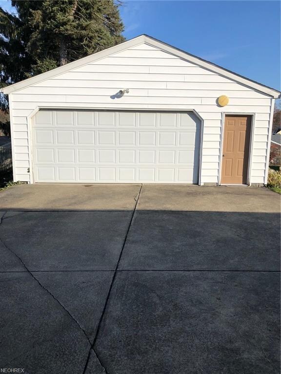 138 Iroquois St, Struthers, OH 44471 - photo 2