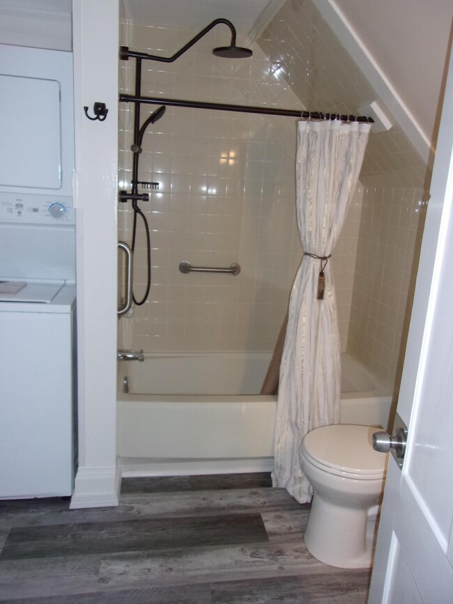 90 Elm St, Newport, VT 05855 - photo 2