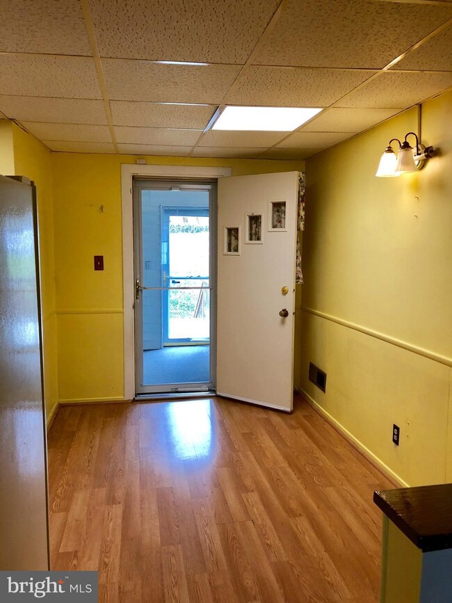 3832 Elm Ave, Baltimore, MD 21211 - photo 5