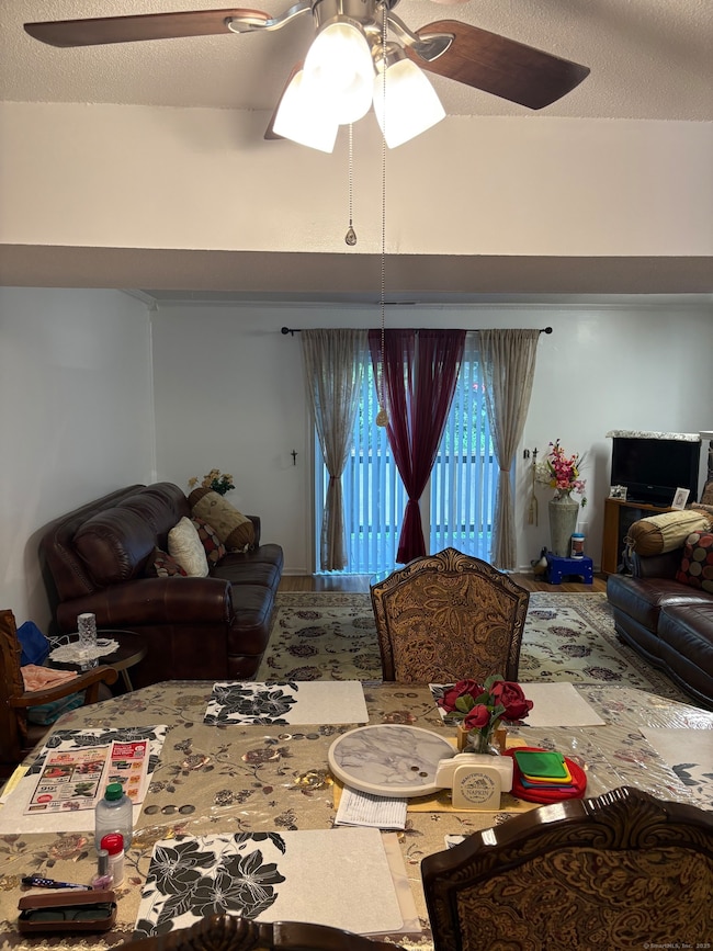 25 Padanaram Rd unit 13, Danbury, CT 06811 - photo 3