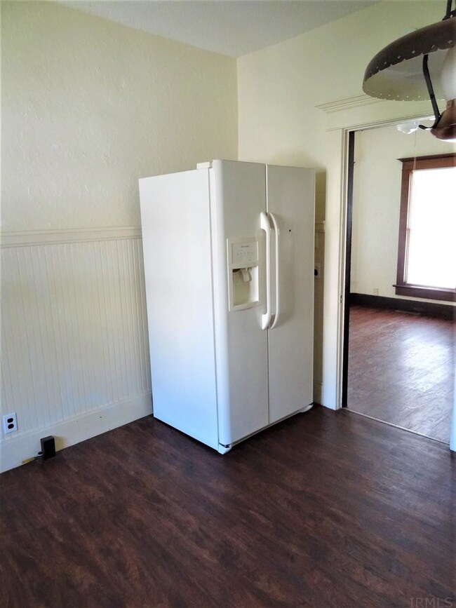 310 W 15th St, Auburn, IN 46706 - photo 3