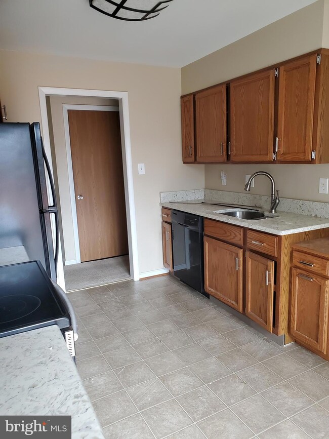 500 Chapel Ct unit 213, Walkersville, MD 21793 - photo 3