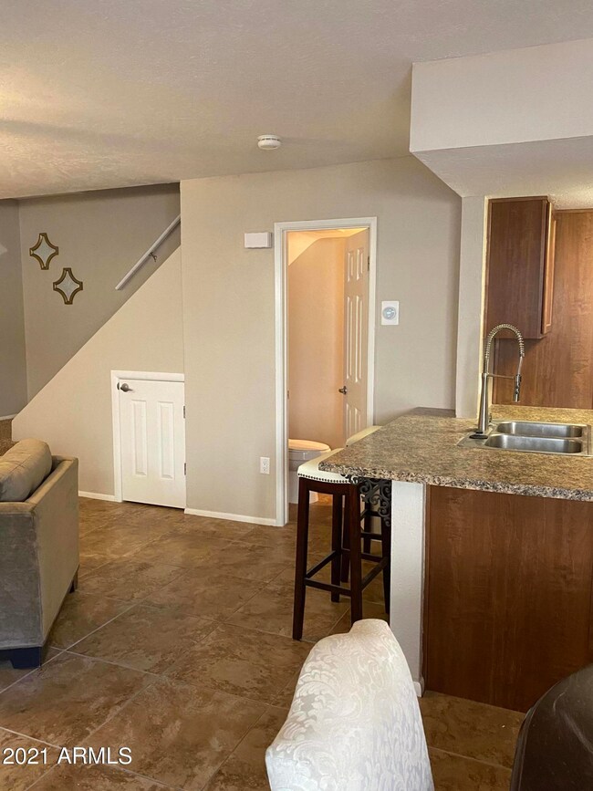 1/2 Bathroom